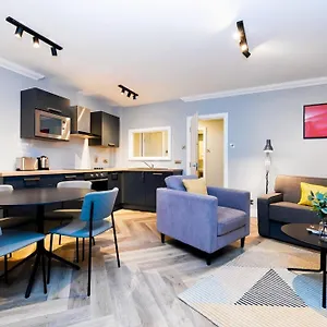 Staycity Augustine Apartahotel